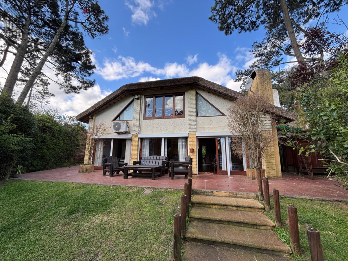 Casa ID.5716 - VENTA CASA EN PINARES PUNTA DEL ESTE