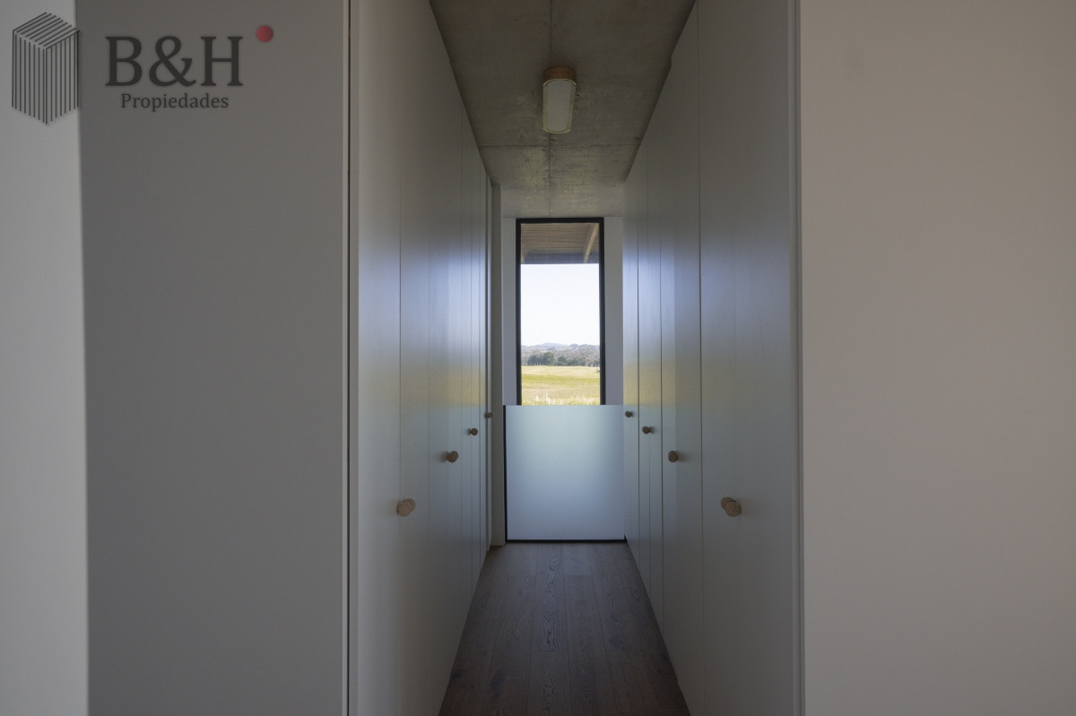 Casa ID.3276 - Hermosa casa en el Quijote- 3 dormitorios + dependencia de servicio con baño. DISPONIBLE EN ALQUILER ANUAL A PARTIR DE MARZO 2025
