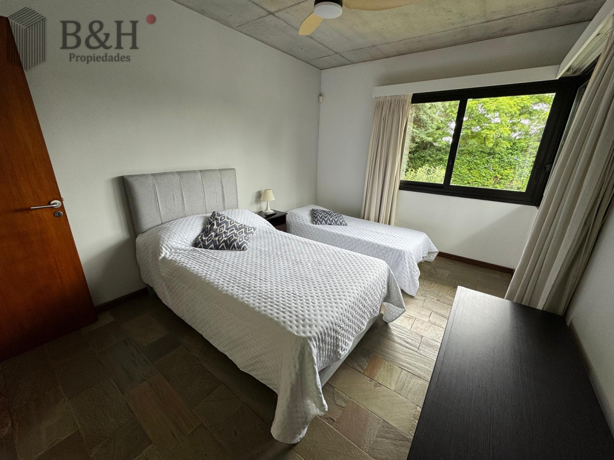 Casa ID.3933 - Casa de 4 dormitorio - Maldonado 