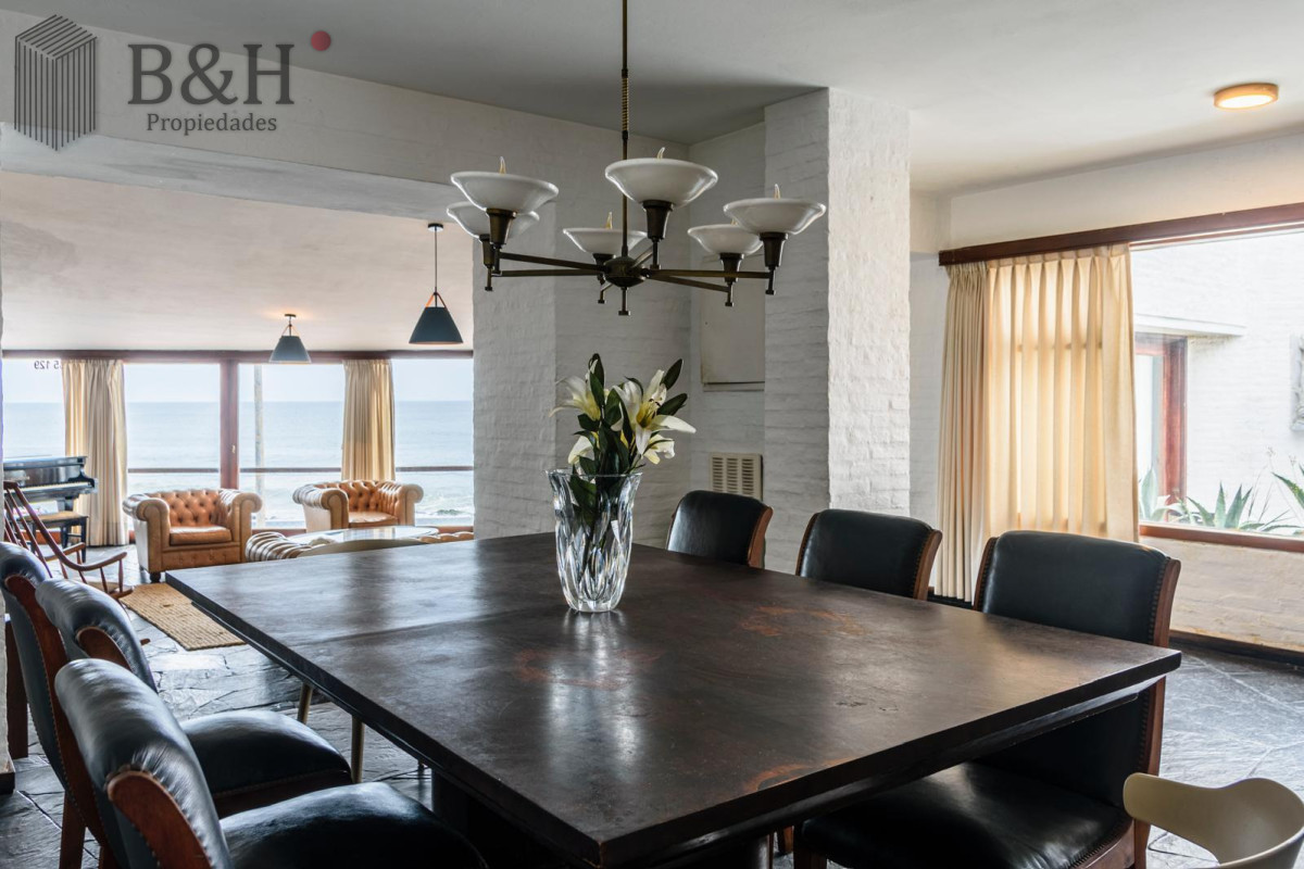 Casa ID.7653 - Venta Casa 5 dormitorios Península con Vista al Mar y Garaje 