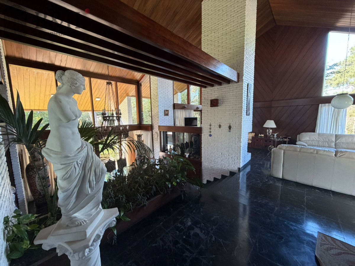 Casa ID.7833 - Casa Venta 5 Dormitorios Punta del Este 