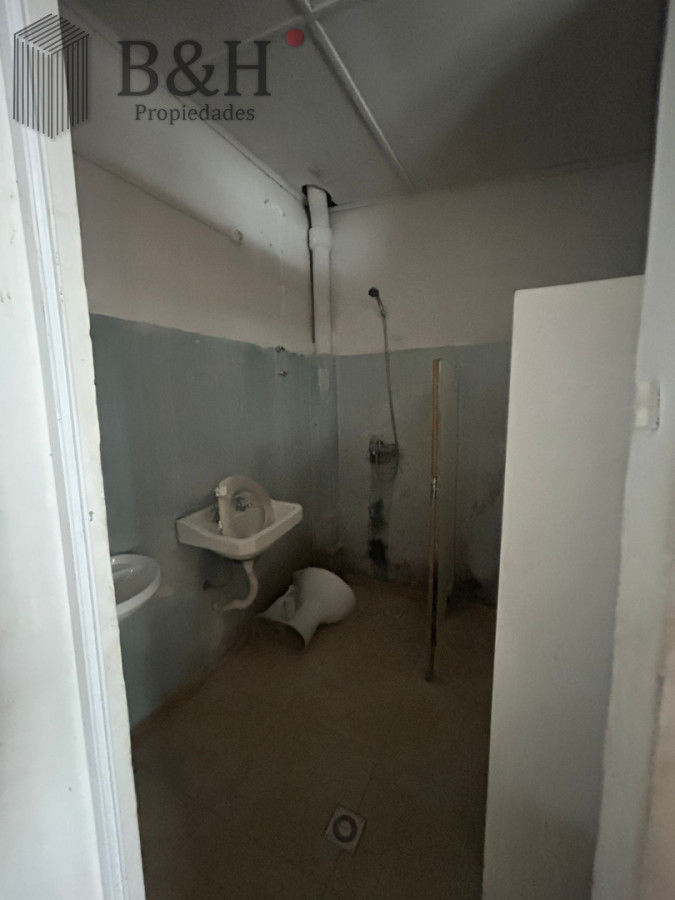 Casa ID.6515 - Casa a reciclar a media cuadra de Plaza