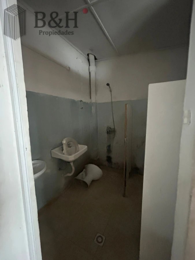Casa ID.6515 - Casa a reciclar a media cuadra de Plaza