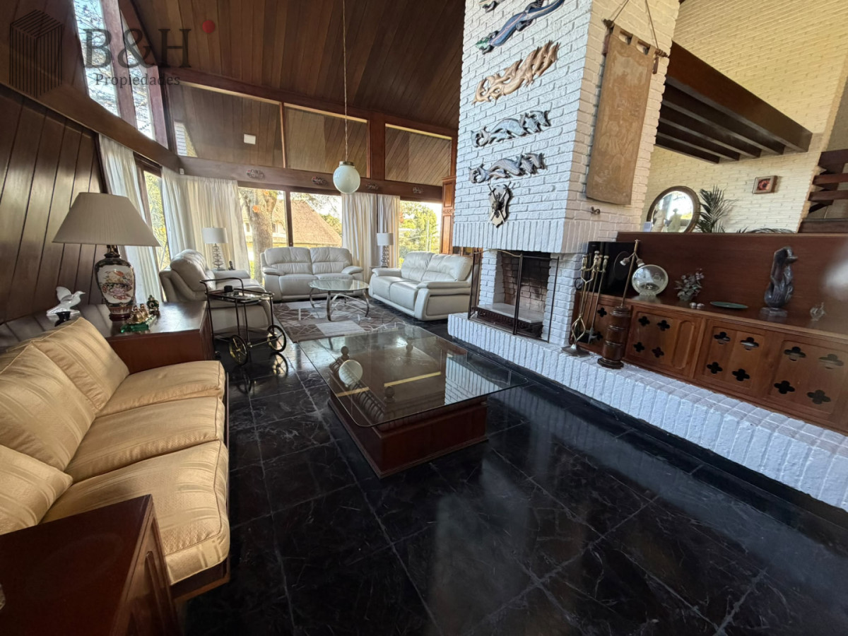 Casa ID.7833 - Casa Venta 5 Dormitorios Punta del Este 