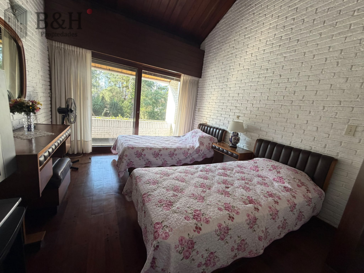 Casa ID.7833 - Casa Venta 5 Dormitorios Punta del Este 