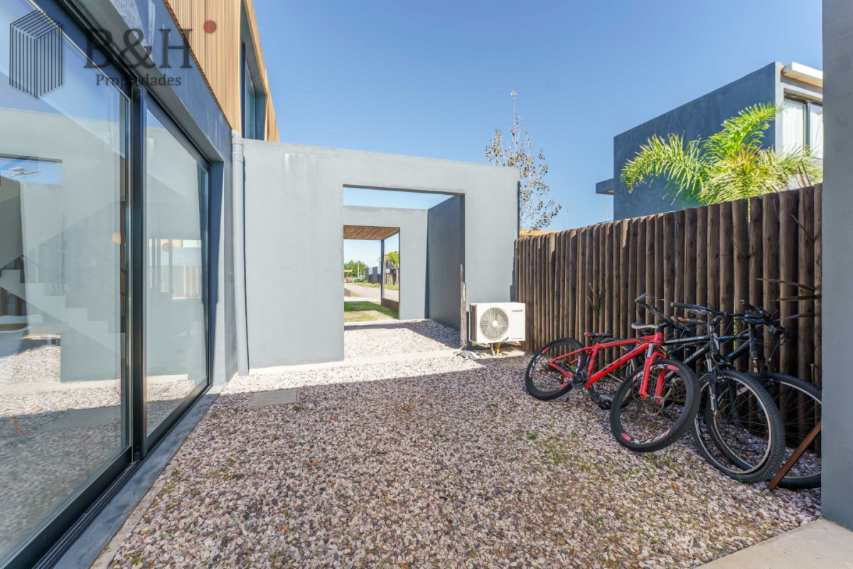 Casa ID.7428 - Hermosa casa en venta barrio privado en las grutas 3 dormitorios 