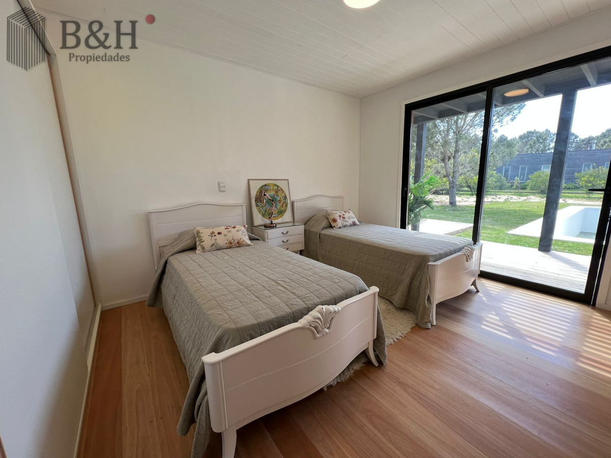 Casa ID.5116 - Casa en venta de 4 dormitorios, en José Ignacio, Barrio Laguna Escondida