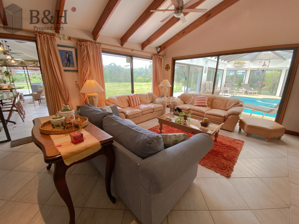 Casa ID.5723 - Casa en venta de 7 dormitorios, Punta del Este