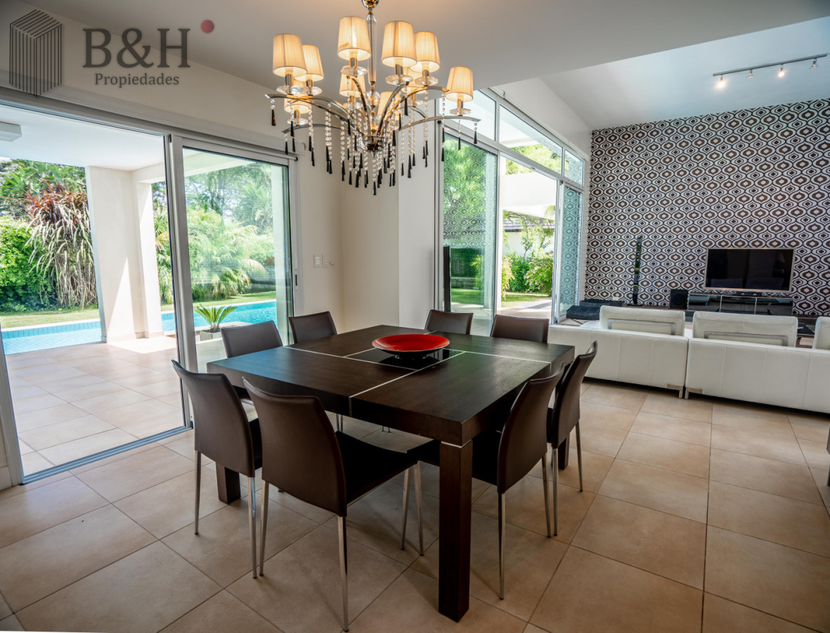 Casa ID.7784 - Venta y Alquiler Casa 4 Dormitorios Con Piscina en Barrio Privado, Punta del Este