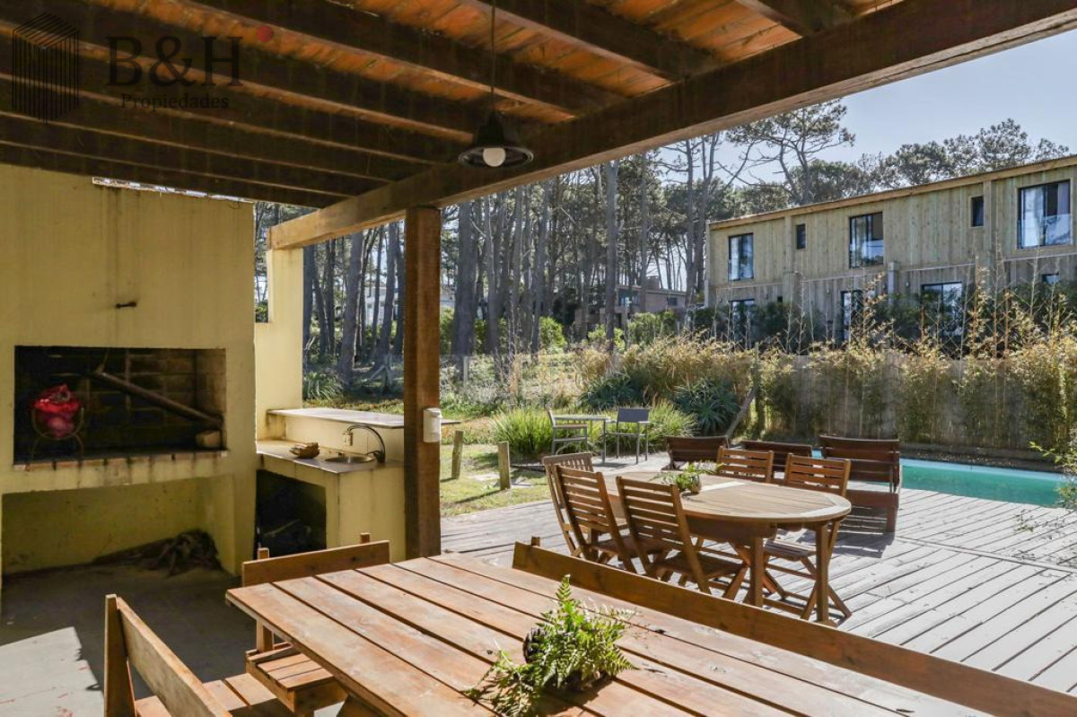 Casa ID.7782 - Venta Casa 6 Dormitorios en Montoya, La Barra Con Piscina