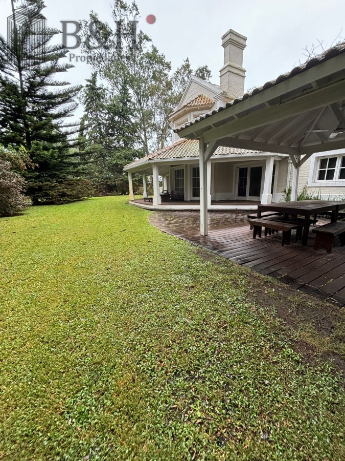 Casa ID.2280 - Casa en BARRIO PRIVADO!! ALQUILER ANUAL Y VENTA