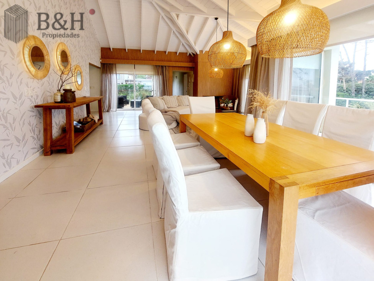 Casa ID.7782 - Venta Casa 6 Dormitorios en Montoya, La Barra Con Piscina