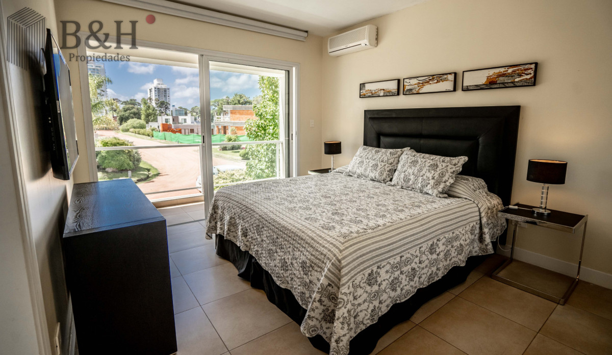 Casa ID.7784 - Venta y Alquiler Casa 4 Dormitorios Con Piscina en Barrio Privado, Punta del Este