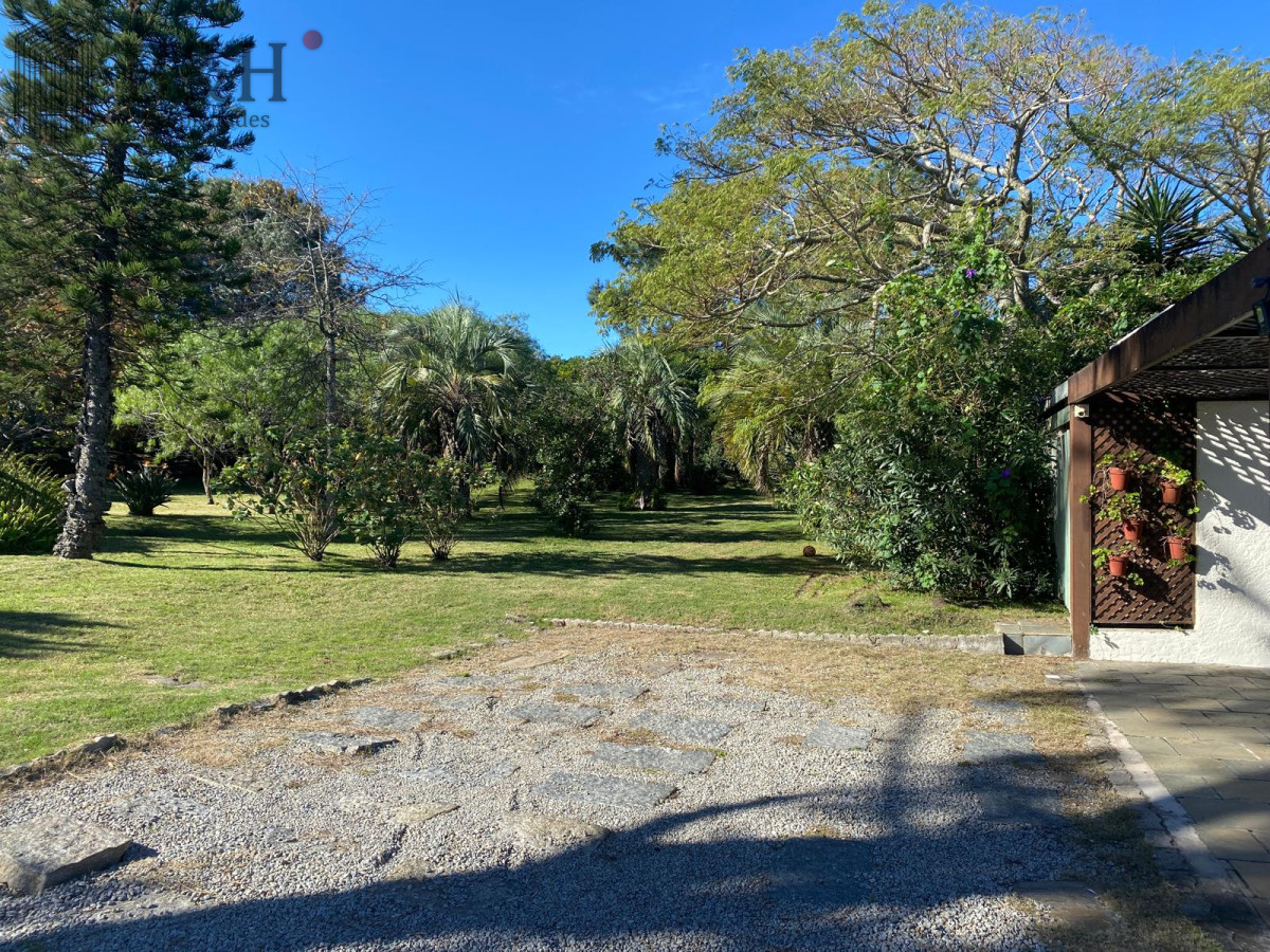 Casa ID.5024 - Casa de 3 dormitorios en Alquiler Anual - Punta del Este 