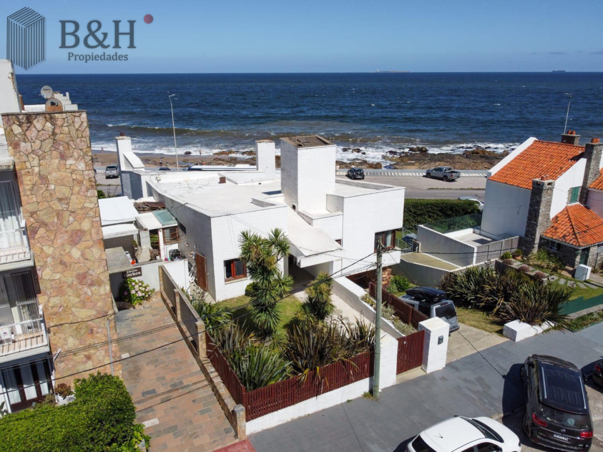Casa ID.7653 - Venta Casa 5 dormitorios Península con Vista al Mar y Garaje 