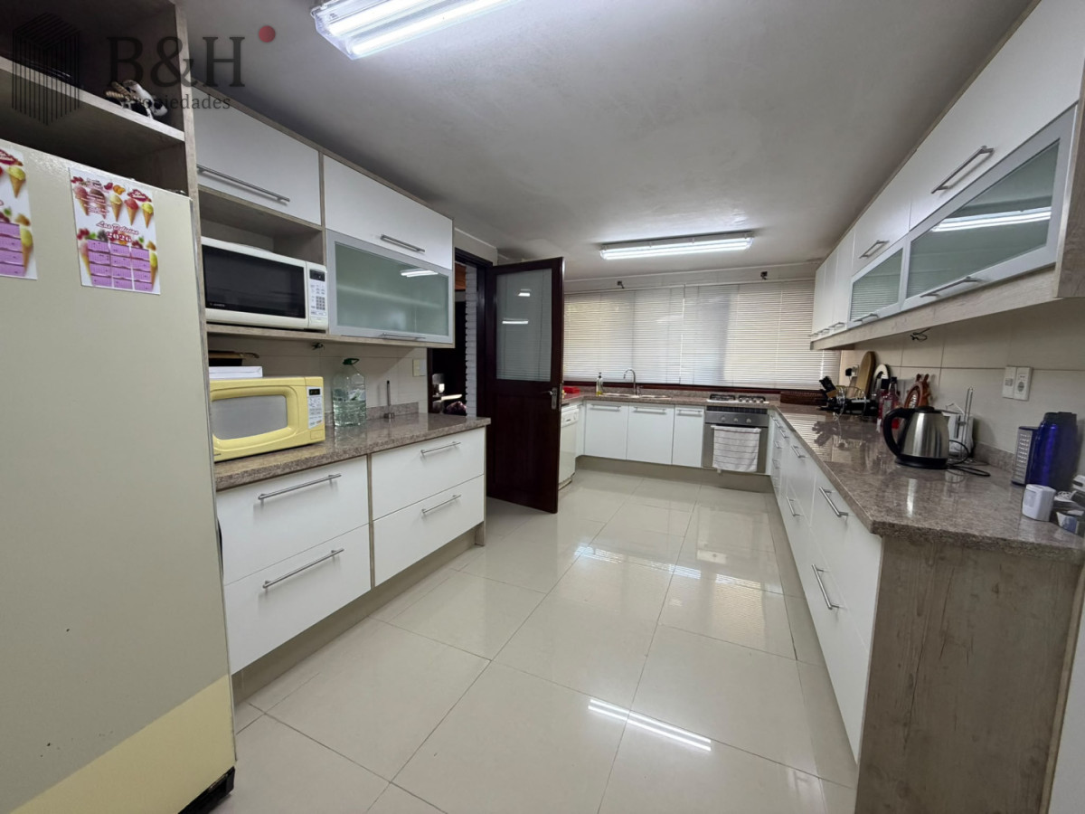 Casa ID.7833 - Casa Venta 5 Dormitorios Punta del Este 
