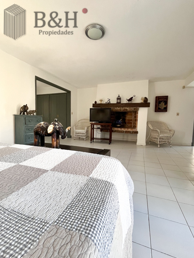 Casa ID.5656 - Casa de 5 dormitorios en venta, Punta del Este