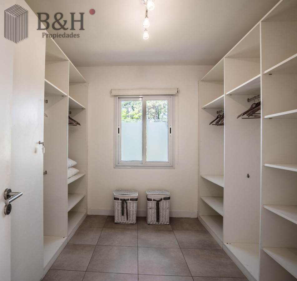 Casa ID.7784 - Venta y Alquiler Casa 4 Dormitorios Con Piscina en Barrio Privado, Punta del Este