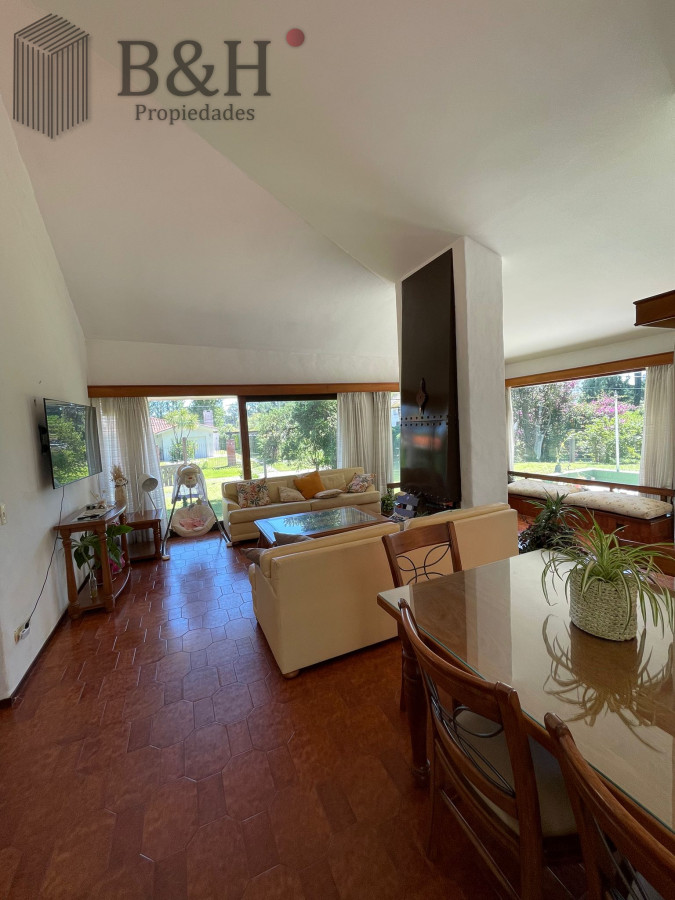 Casa ID.1493 - ALQUILER CASA DE 4 DORMITORIOS PUNTA DEL ESTE CON PISCINA CLIMATIZADA