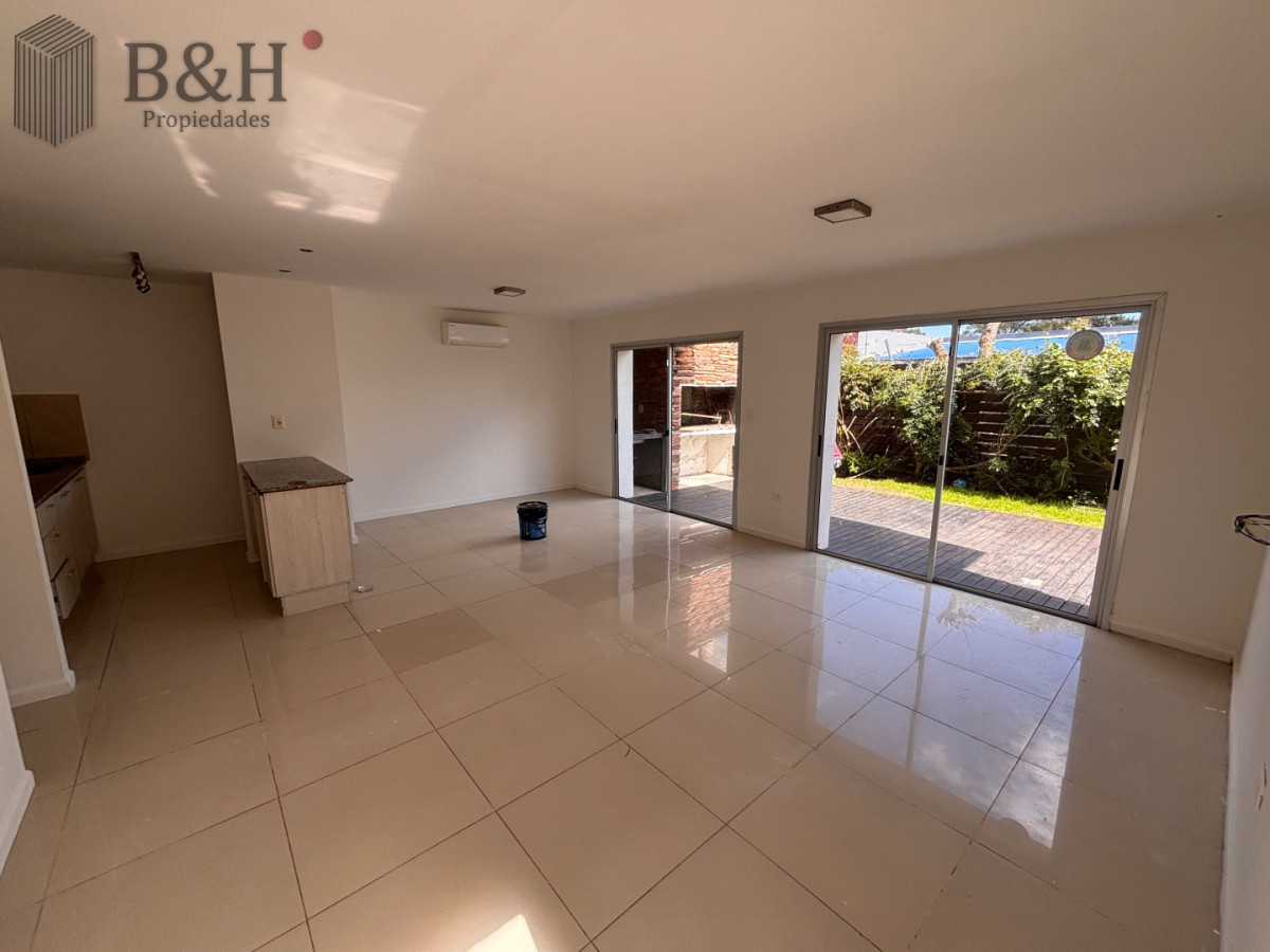 Casa ID.8115 - Casa en Pinares a pasos del mar