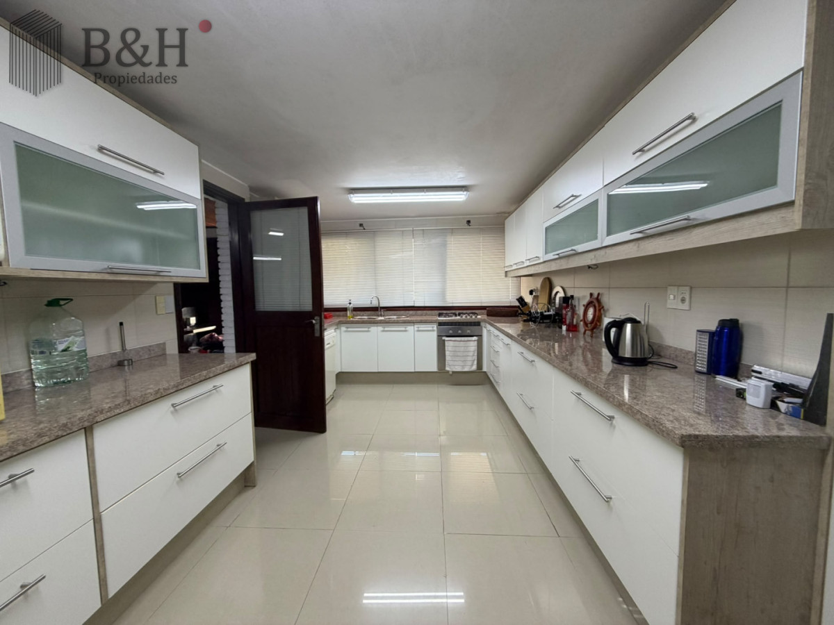 Casa ID.7833 - Casa Venta 5 Dormitorios Punta del Este 