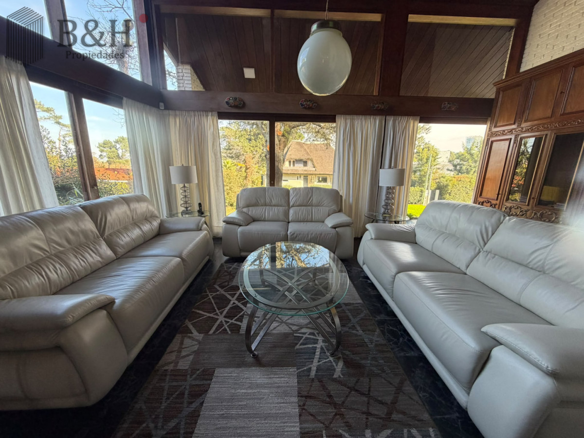 Casa ID.7833 - Casa Venta 5 Dormitorios Punta del Este 