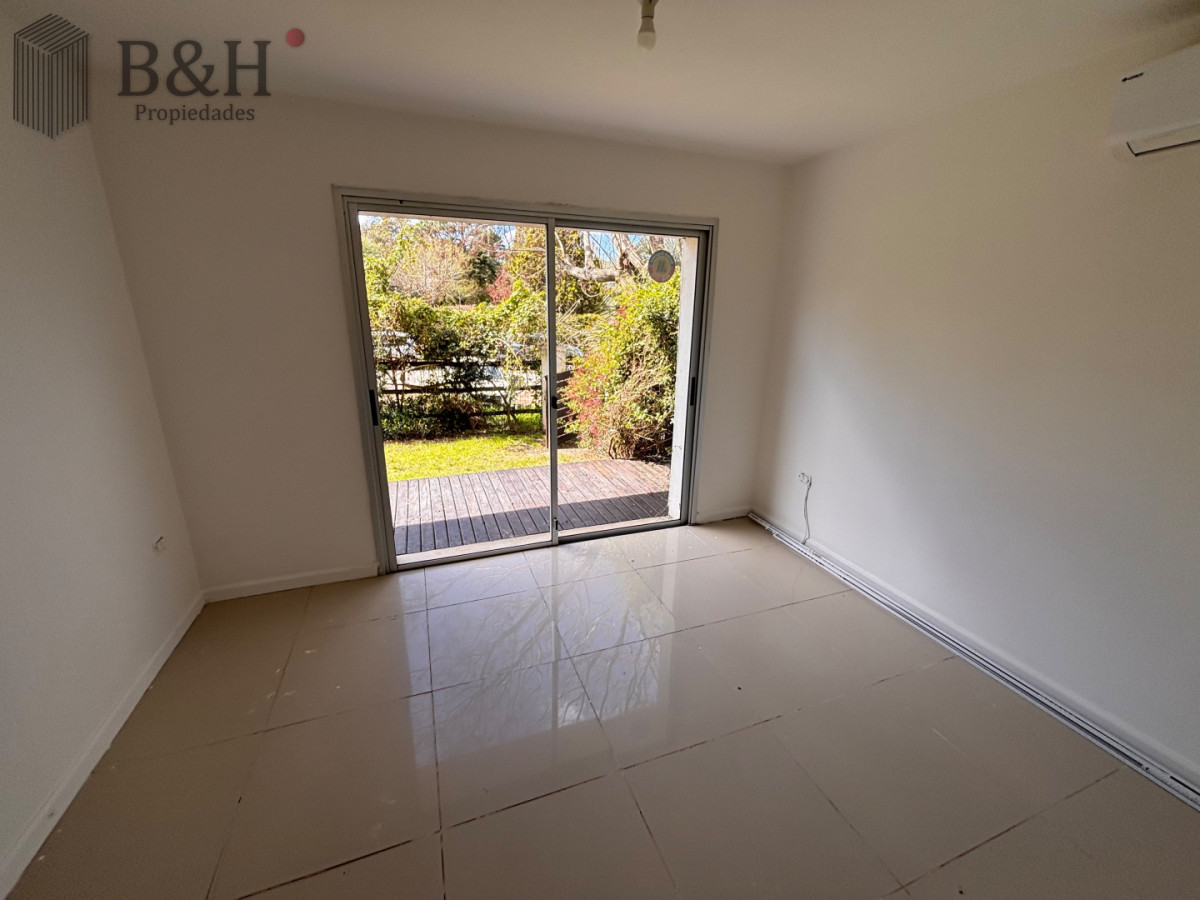Casa ID.8115 - Casa en Pinares a pasos del mar