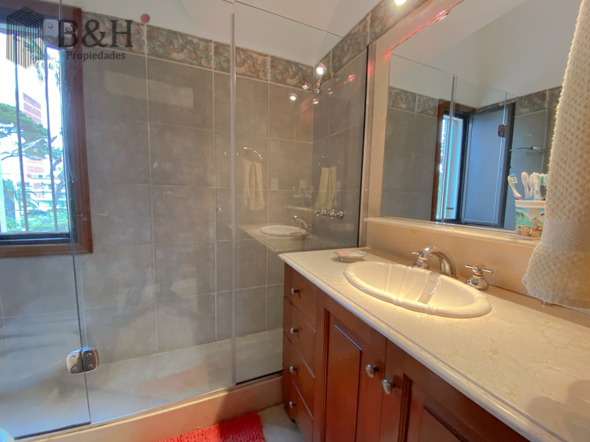 Casa ID.5723 - Casa en venta de 7 dormitorios, Punta del Este