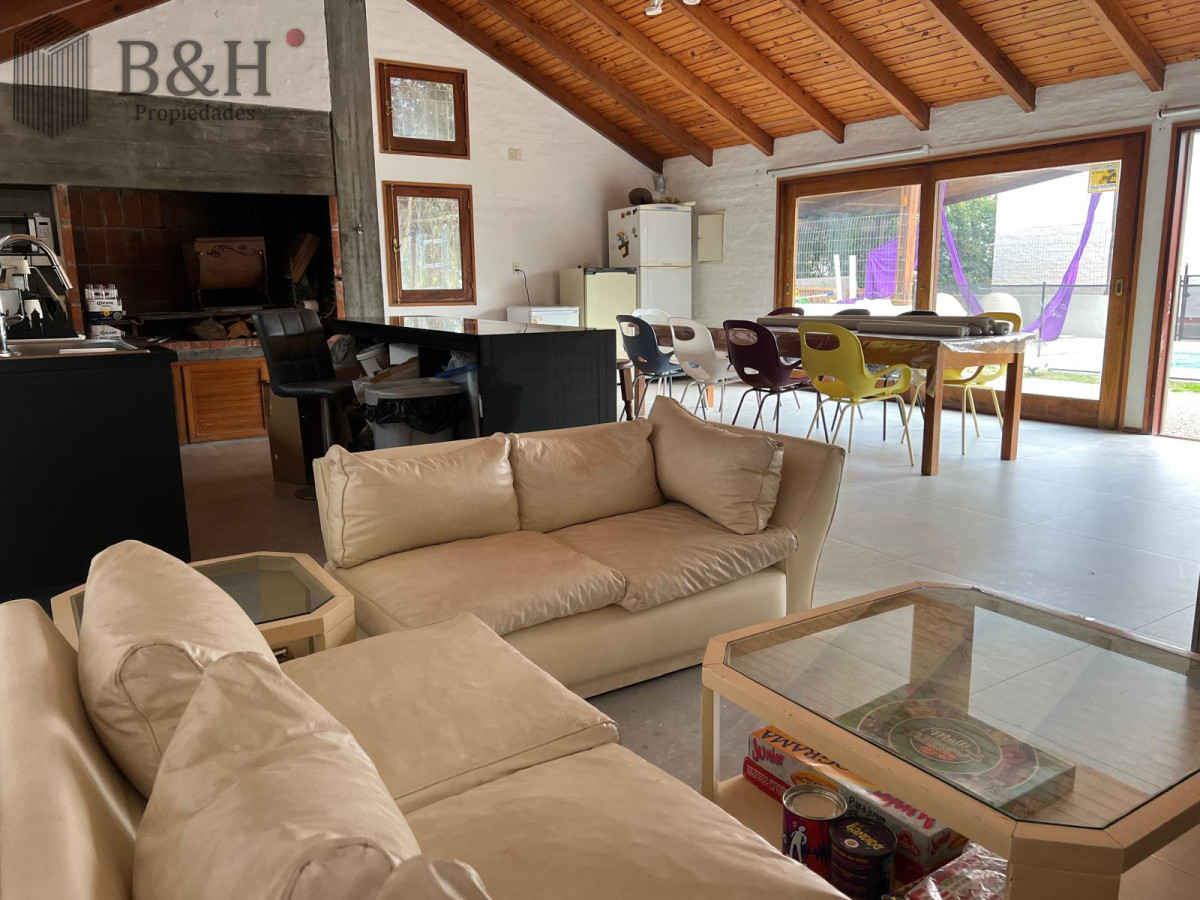 Casa ID.1493 - ALQUILER CASA DE 4 DORMITORIOS PUNTA DEL ESTE CON PISCINA CLIMATIZADA