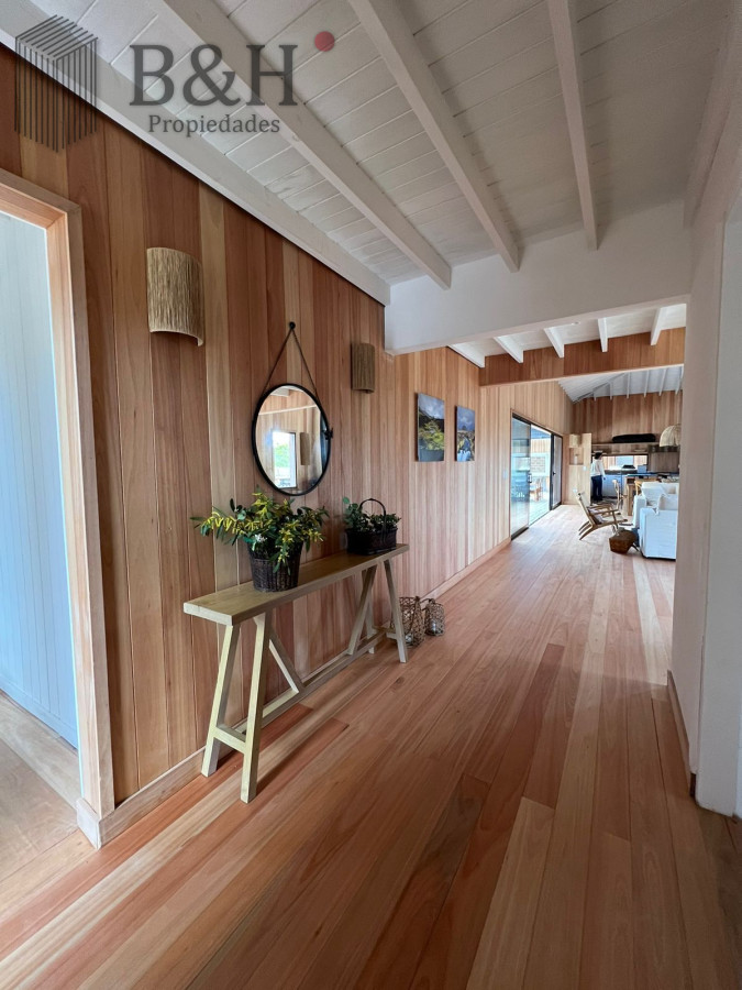 Casa ID.5116 - Casa en venta de 4 dormitorios, en José Ignacio, Barrio Laguna Escondida