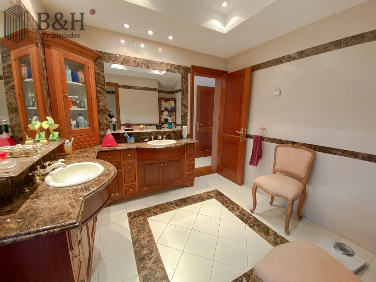Casa ID.5723 - Casa en venta de 7 dormitorios, Punta del Este