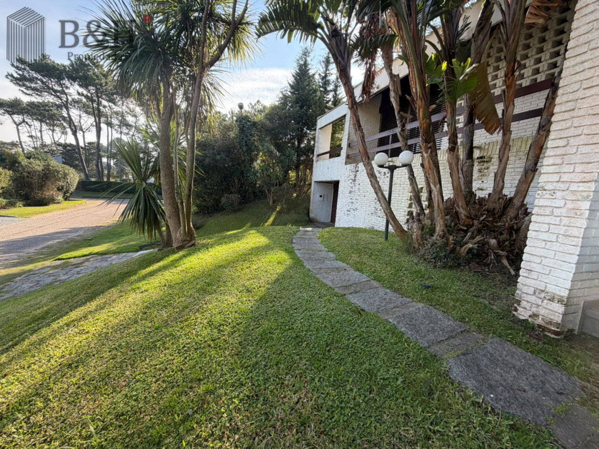 Casa ID.7833 - Casa Venta 5 Dormitorios Punta del Este 
