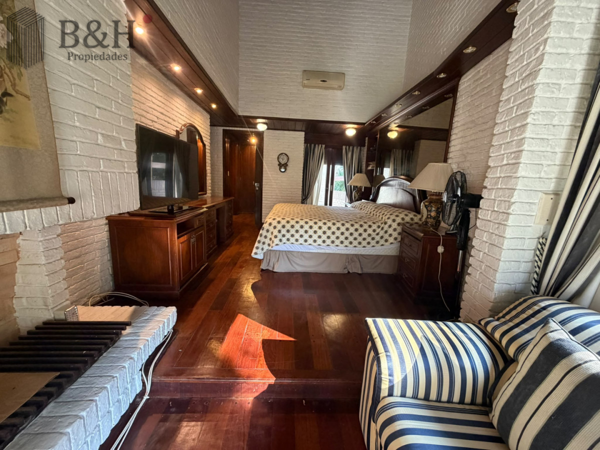 Casa ID.7833 - Casa Venta 5 Dormitorios Punta del Este 