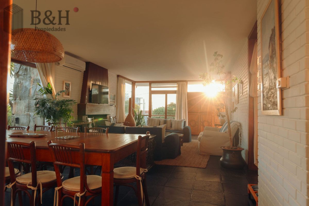 Casa ID.5024 - Casa de 3 dormitorios en Alquiler Anual - Punta del Este 