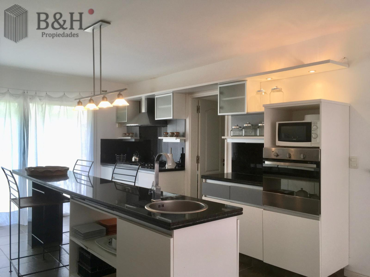 Casa ID.5181 - Casa de 5 dormitorios en alquiler de Temporada - Punta del Este  