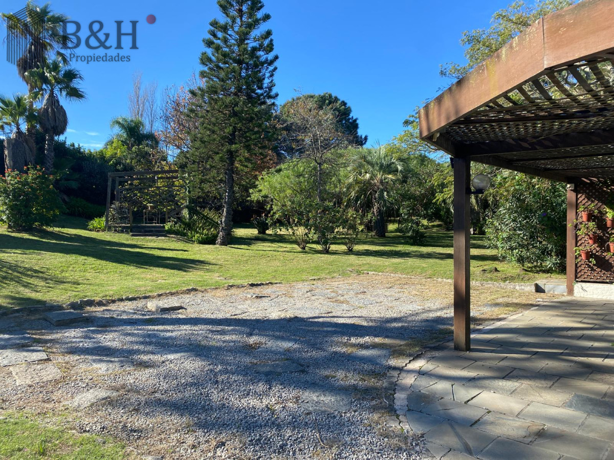 Casa ID.5024 - Casa de 3 dormitorios en Alquiler Anual - Punta del Este 