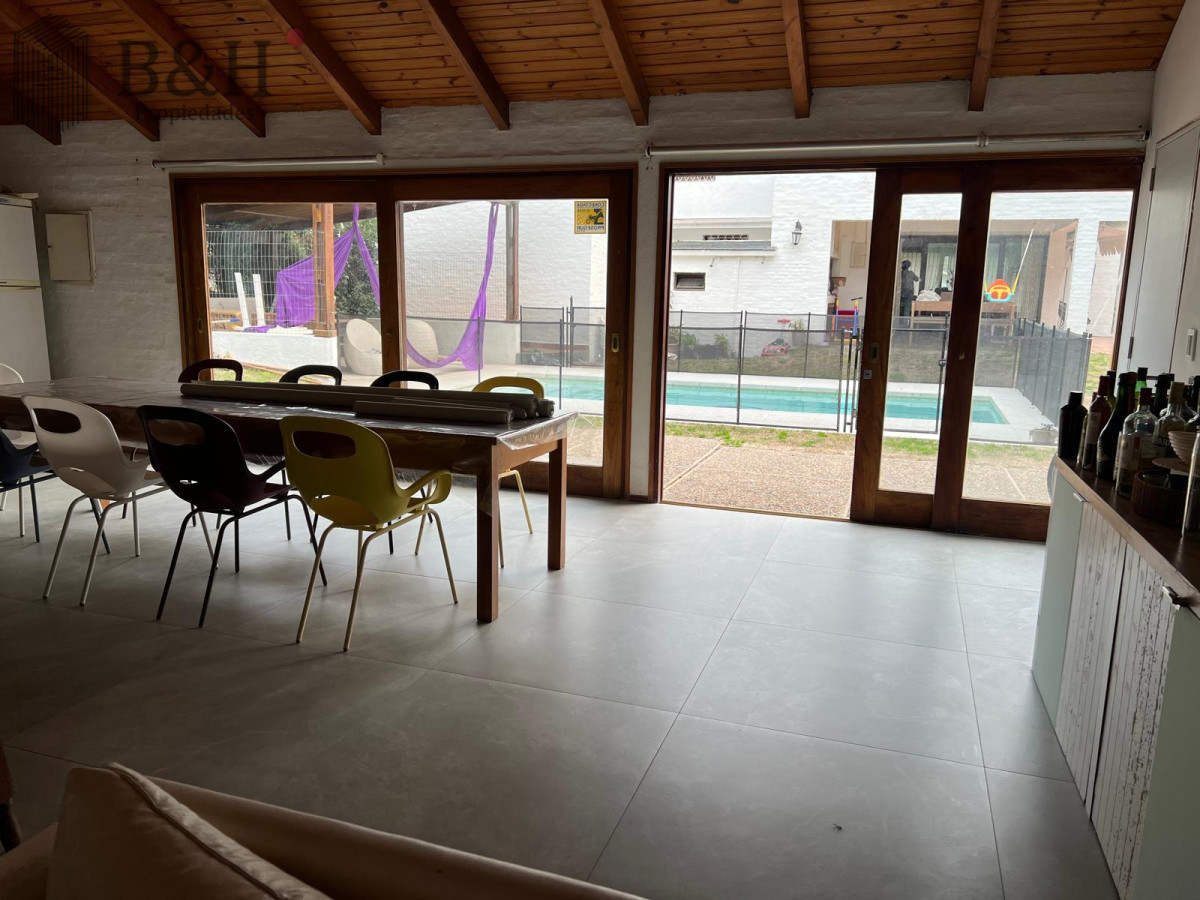 Casa ID.1493 - ALQUILER CASA DE 4 DORMITORIOS PUNTA DEL ESTE CON PISCINA CLIMATIZADA