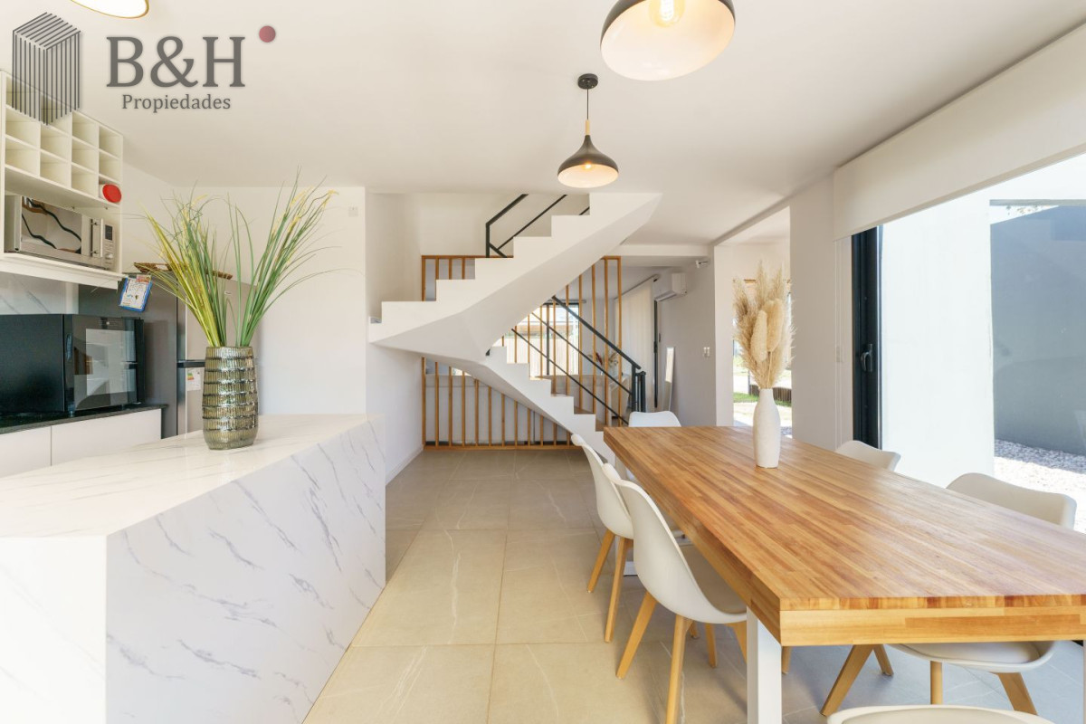 Casa ID.7428 - Hermosa casa en venta barrio privado en las grutas 3 dormitorios 