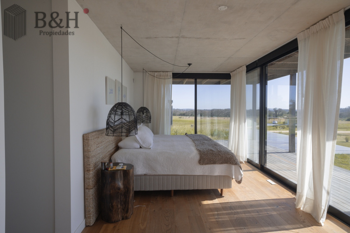 Casa ID.3276 - Hermosa casa en el Quijote- 3 dormitorios + dependencia de servicio con baño. DISPONIBLE EN ALQUILER ANUAL A PARTIR DE MARZO 2025