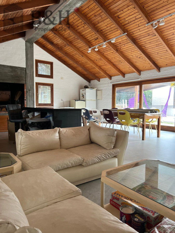 Casa ID.1493 - ALQUILER CASA DE 4 DORMITORIOS PUNTA DEL ESTE CON PISCINA CLIMATIZADA