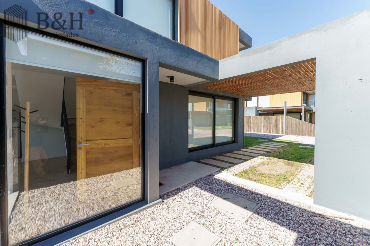 Casa ID.7428 - Hermosa casa en venta barrio privado en las grutas 3 dormitorios 