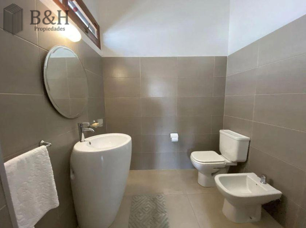 Casa ID.7653 - Venta Casa 5 dormitorios Península con Vista al Mar y Garaje 