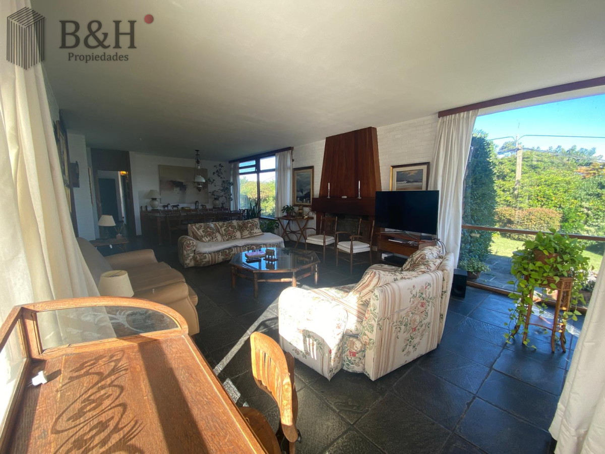 Casa ID.5024 - Casa de 3 dormitorios en Alquiler Anual - Punta del Este 