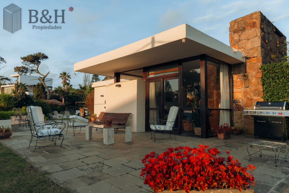 Casa ID.5024 - Casa de 3 dormitorios en Alquiler Anual - Punta del Este 
