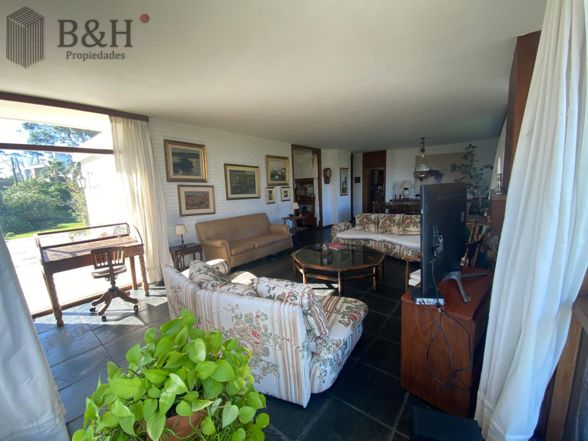 Casa ID.5024 - Casa de 3 dormitorios en Alquiler Anual - Punta del Este 