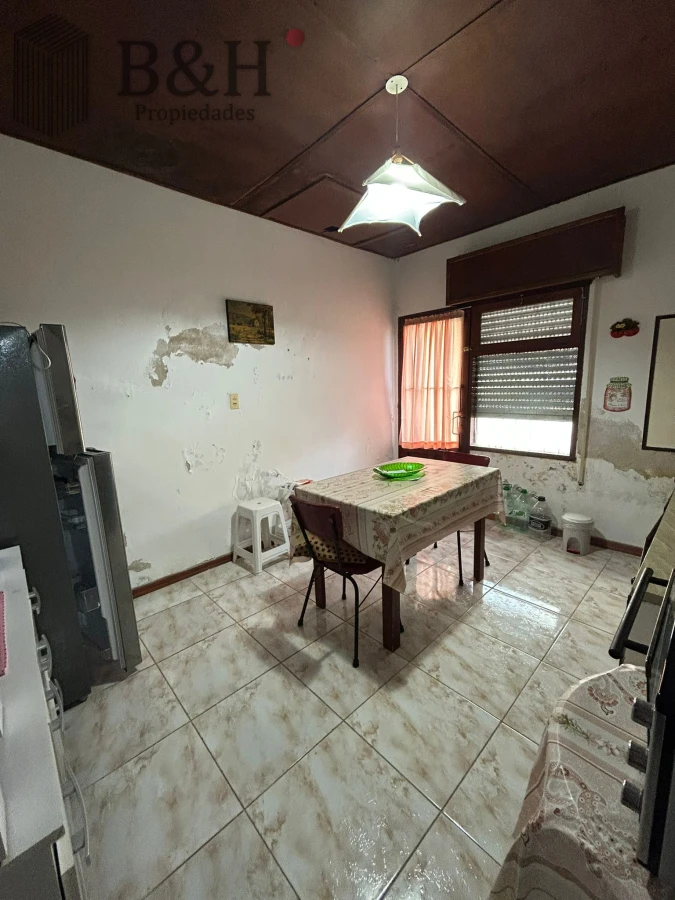 Casa ID.4931 - Casa de 2 dormitorios a la venta en Avenida - San Carlos 