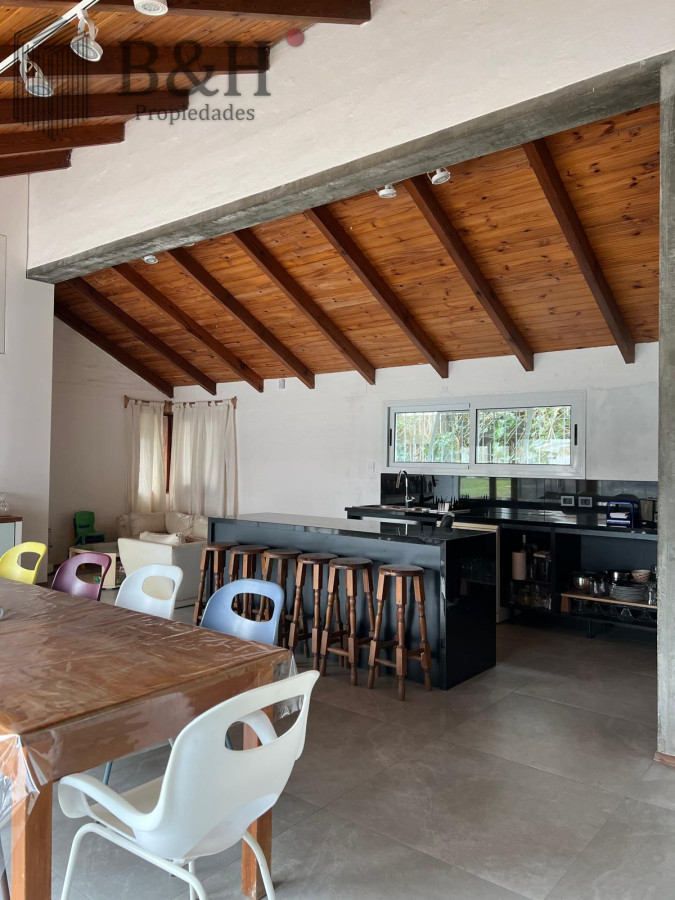 Casa ID.1493 - ALQUILER CASA DE 4 DORMITORIOS PUNTA DEL ESTE CON PISCINA CLIMATIZADA
