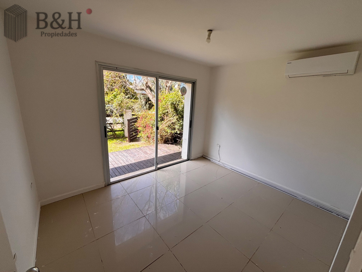Casa ID.8115 - Casa en Pinares a pasos del mar