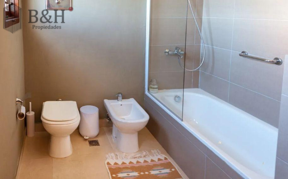 Casa ID.7653 - Venta Casa 5 dormitorios Península con Vista al Mar y Garaje 