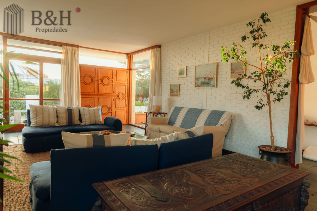 Casa ID.5024 - Casa de 3 dormitorios en Alquiler Anual - Punta del Este 
